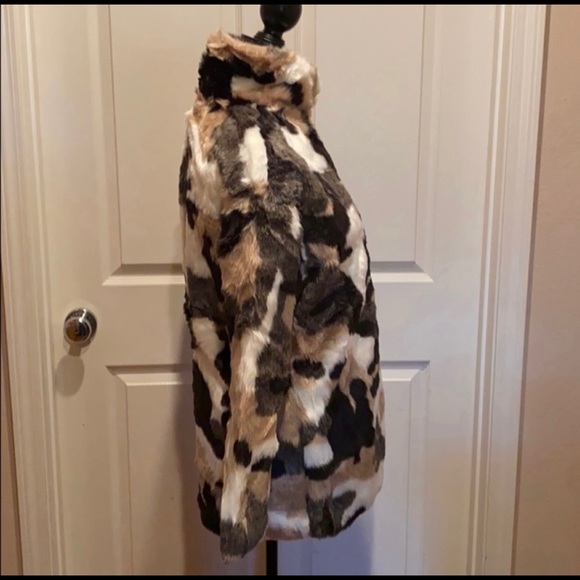 All the Marbles faux fur coat. - Picture 4 of 6